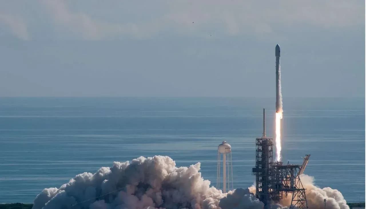 SpaceX Starship Flight 13 ผ่านเป้าหมายหลัก หนุนความเชื่อมั่นต่อ Starlink และแผน AI ในอวกาศ